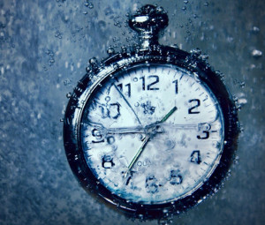Cool-Clock-In-Water anpassad